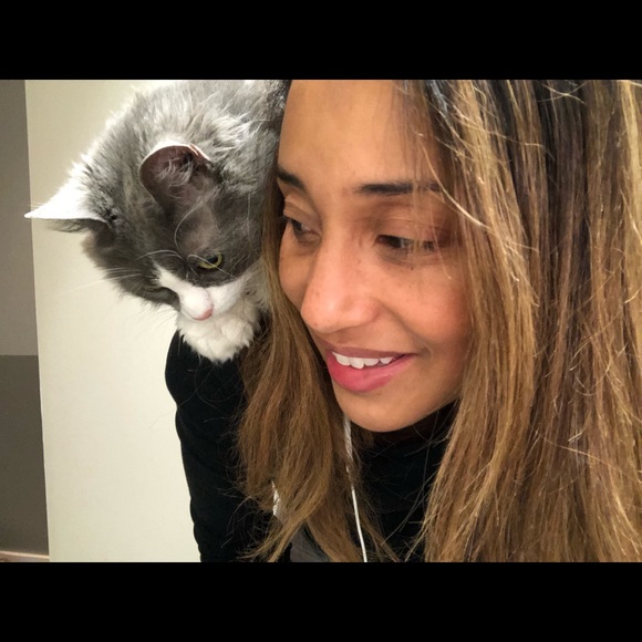 Meet your Posher, Jennie - Picture 2 of 2